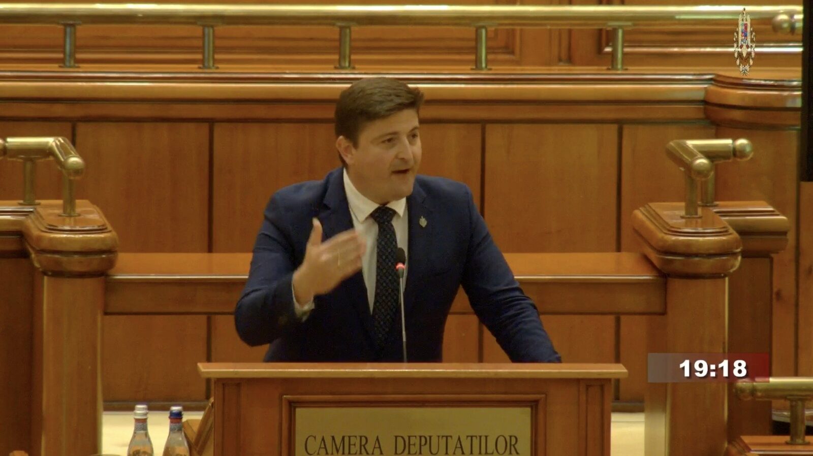 Deputatul USR Alexandru Dimitriu a anunțat că va depune cerere pentru încetarea mandatelor celor patru judecători ai Curții Constituționale (CCR) care boicotează ședințele și blochează o decizie în privința proiectului de eliminare a pensiilor speciale