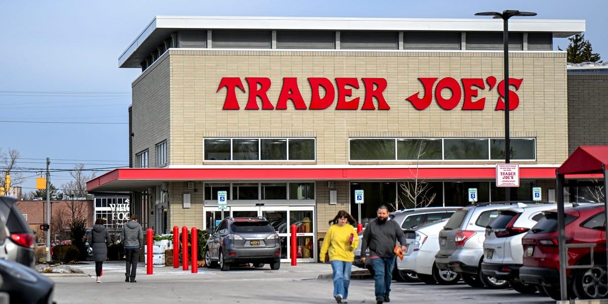 Which grocery stores in Georgia will be open this New Year’s?