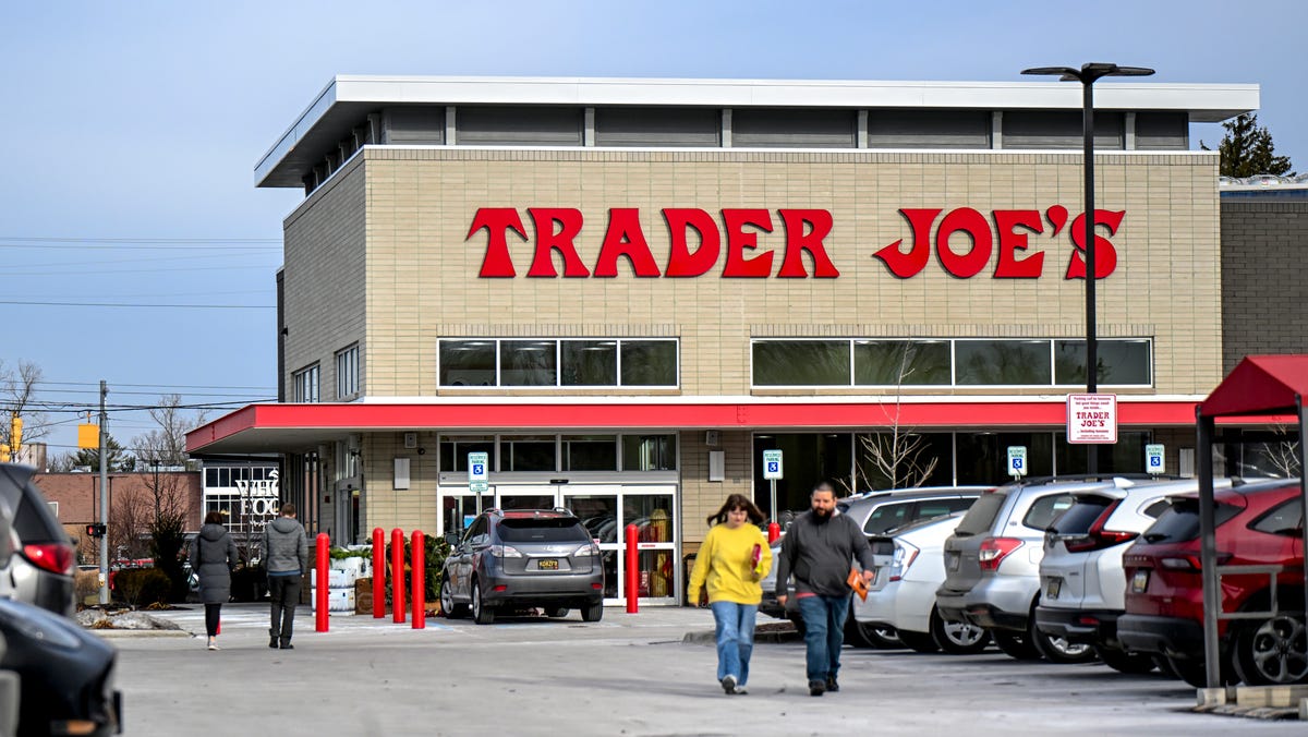 Which grocery stores in Georgia will be open this New Year’s?