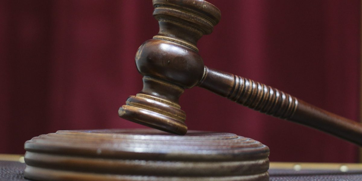 Profesor de drept despre suspendarea ședinței CCR: „Neprezentarea în deliberare, echivalentă cu autodemisia. Cei patru nu mai pot vota”