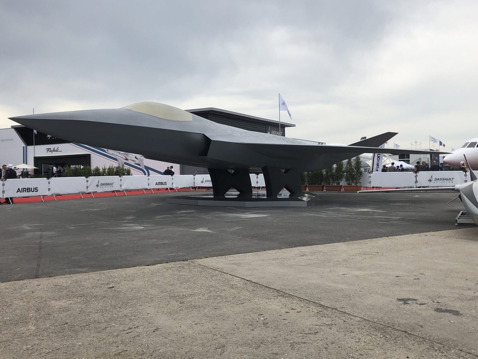 Decizie amânată privind programul SCAF, avion de luptă european. Cooperarea franco-germană în impas.
