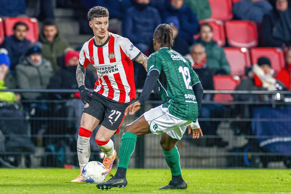 Dennis Man strălucește în Eredivisie: Gol și assist în victoria clară a PSV-ului În meciul disputat duminica, 11 ianuarie 2026, PSV Eindhoven a învins echipa Excelsior cu un impresionant 5-1, iar internaționalul român Dennis Man a avut o prestație deosebită, reușind să înscrie un gol și să ofere un assist