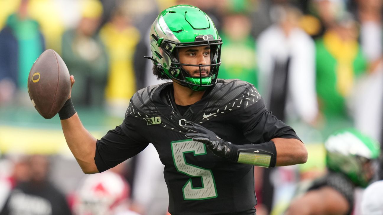 Dante Moore, QB, renunță la draftul NFL și rămâne la Oregon
