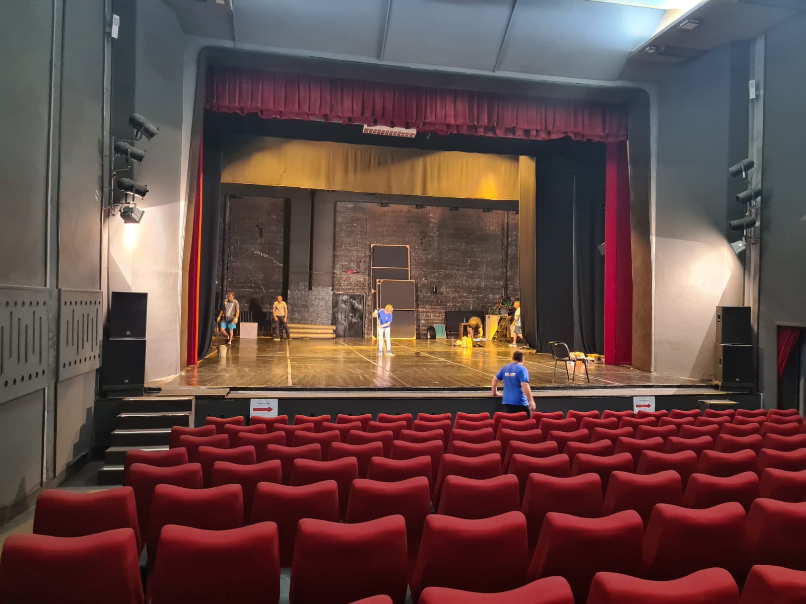 Primăria Capitalei a făcut recent un pas semnificativ în procesul de modernizare a infrastructurii culturale, semnând un contract de aproape 8,3 milioane de lei pentru reabilitarea clădirii Centrului Cultural Lumina, situat pe strada Regina Elisabeta