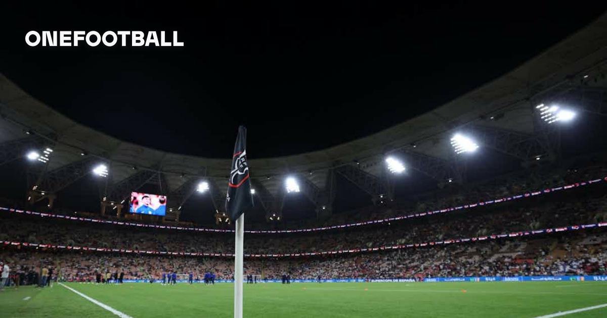 Clasicul spaniol se mută în Arabia Saudită: FC Barcelona și Real Madrid se întâlnesc în Supercopa Spaniei El Estadio del Rey Abdullah va găzdui prima mare finală a sezonului fotbalistic spaniol, unde sâmbătă seara, FC Barcelona și Real Madrid se vor înfrunta în Supercopa Spaniei