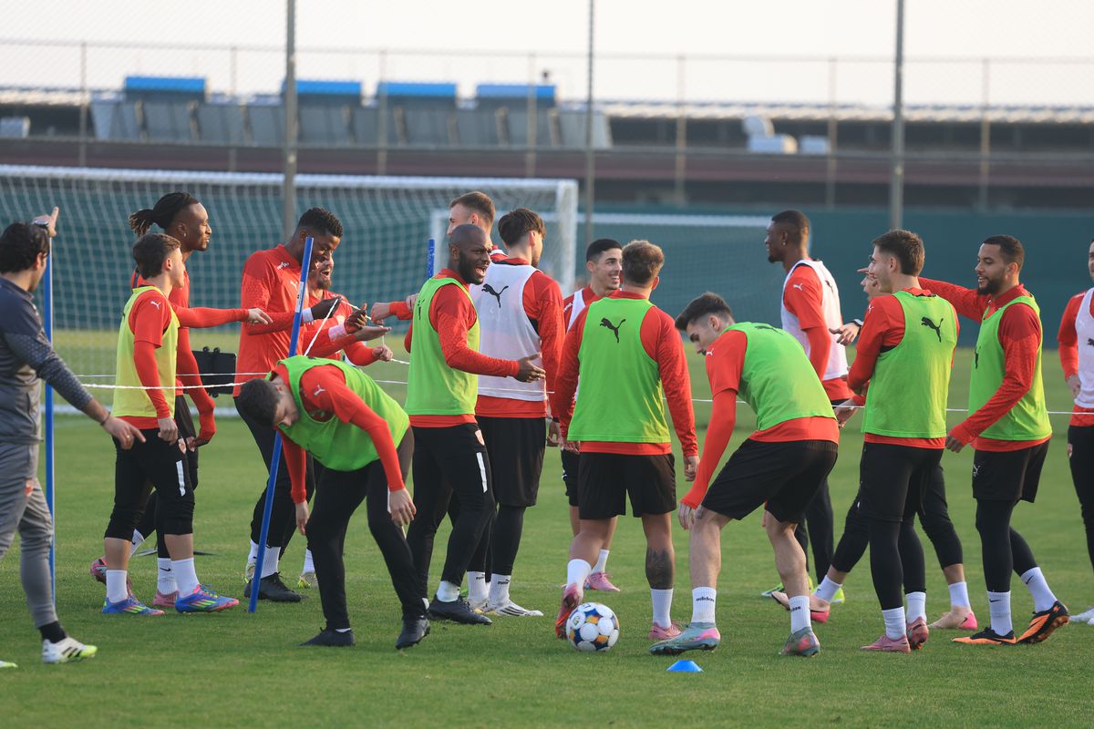 Dinamo București se reinventează: Plecări și transferuri promițătoare în perioada de iarnă Dinamo București a anunțat oficial despărțirea de jucătorul cipriot Charalampos Kyriakou, misiune care semnalează o schimbare majoră în lotul echipei