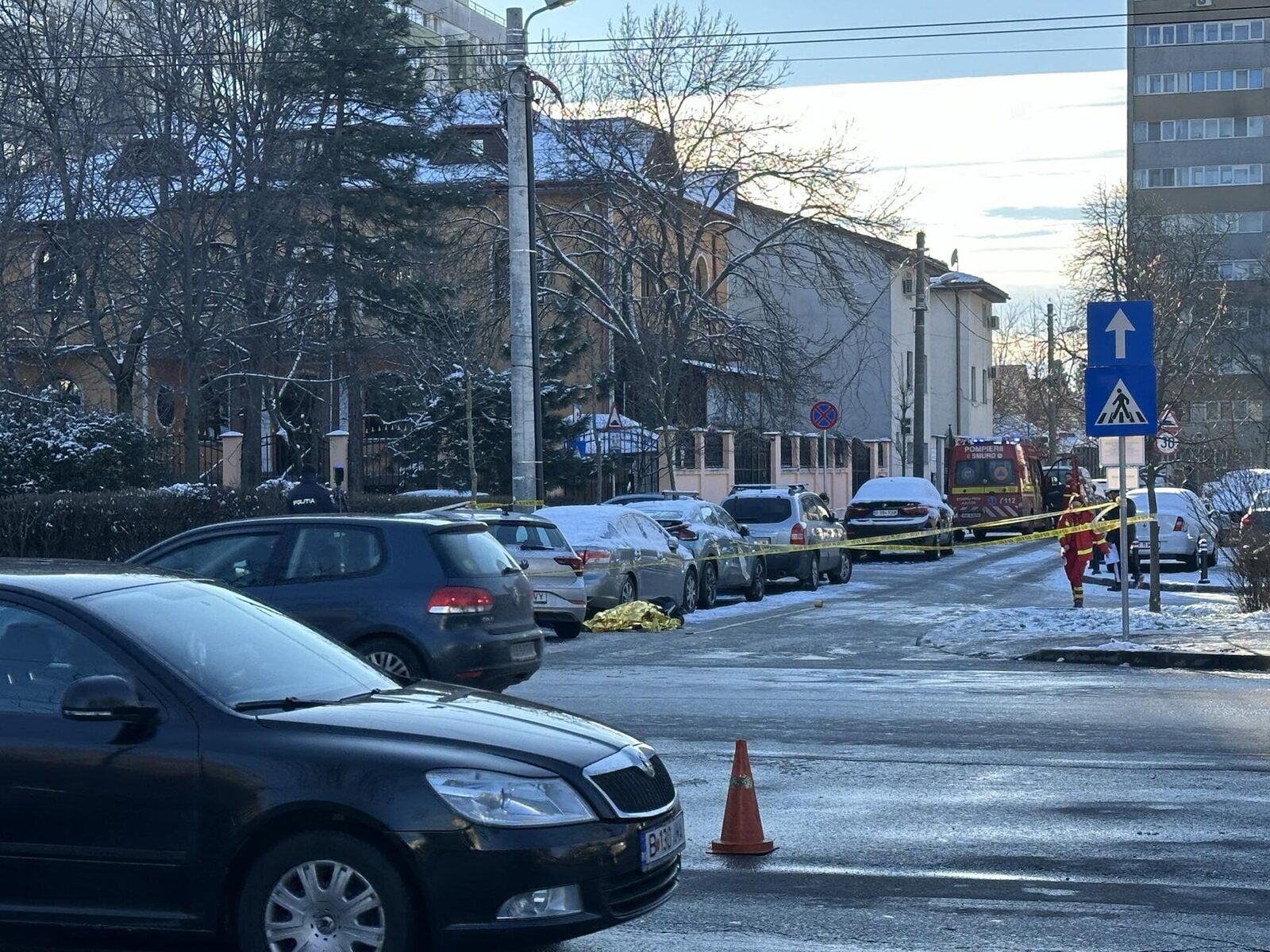 Tragedie pe Bulevardul Bucureștii Noii: un bărbat de 60 de ani a murit după ce a fost lovit mortal de mașină Un accident rutier grav a zguduit vineri după-amiază zona Bulevardului Bucureștii Noi, în urma căruia un bărbat de 60 de ani a decedat pe loc