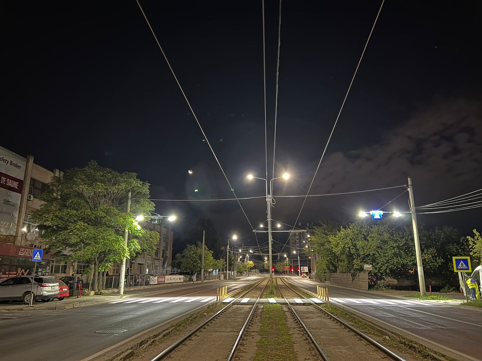 Primăria Sectorului 6 a dat startul unei noi etape în modernizarea infrastructurii pentru siguranța pietonilor, anunțând recent că va interveni în iluminarea a 78 de treceri de pietoni din peste 50 de locații din zonă