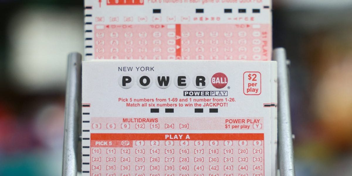 88327102007-20251223-t-231802-z-1121805438-rc-2-mmiafatag-rtrmadp-3-usapowerball-1.JPG - StirileCorecte