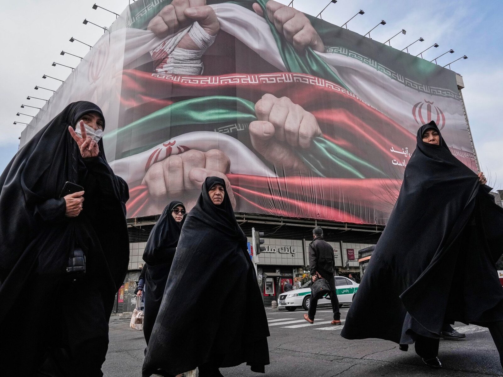 Campania digitală #FreeThePersianPeople, o manipulare geopolitică Campania #FreeThePersianPeople, care a câștigat popularitate în ultimele săptămâni pe rețelele sociale, nu reprezintă un strigăt de ajutor autentic din Iran, ci mai degrabă o acțiune coordonată pe scară largă, orchestrată de grupuri externe cu interese geopolitice precise