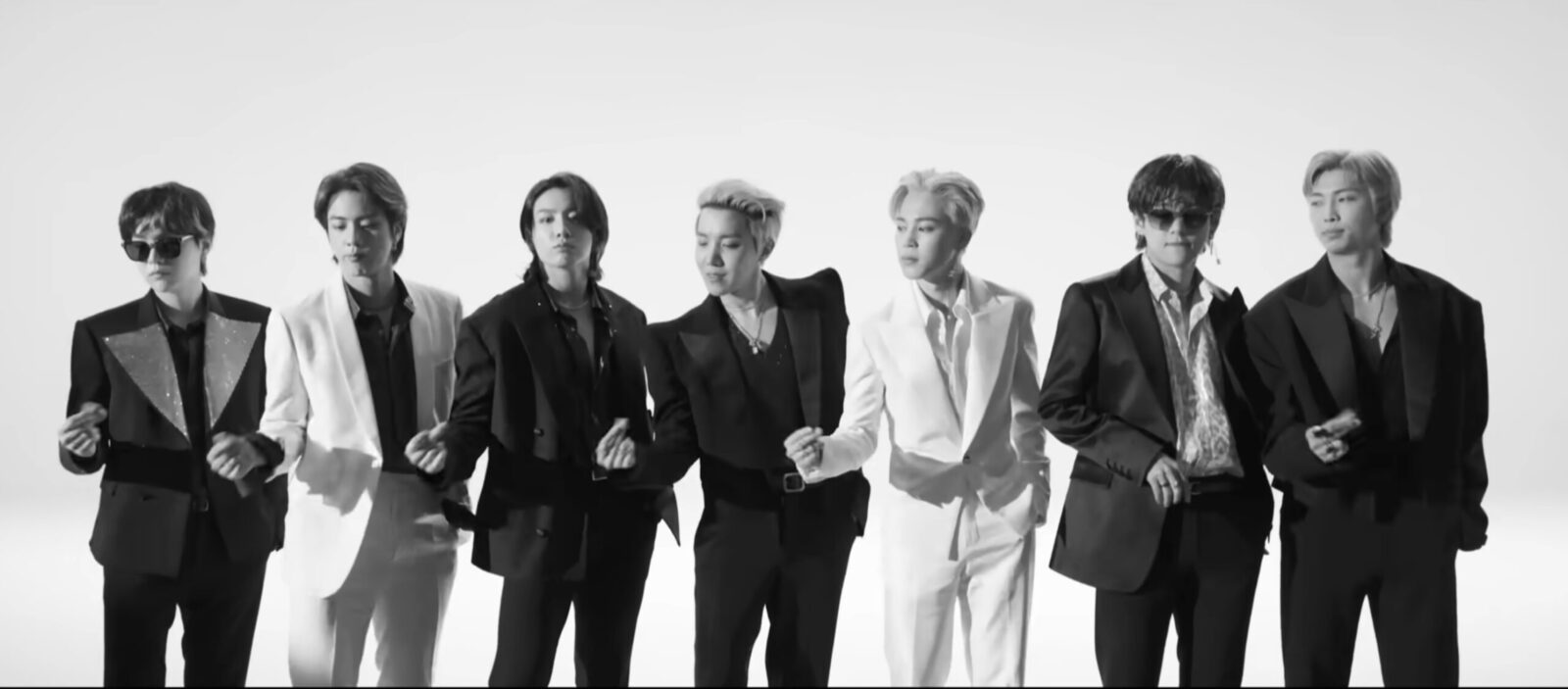 BTS revine în martie cu noul album