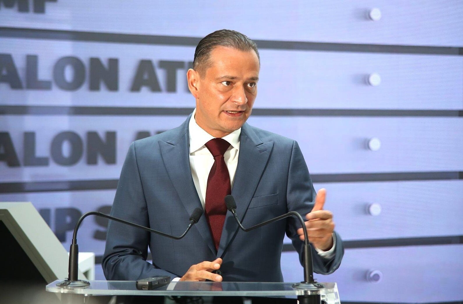 Criza bugetară a Primăriei Capitalei: Daniel Băluță îi cere lui Ciprian Ciucu să depună mandatul Situația financiară a Primăriei Municipiului București (PMB) a devenit din nou subiect de dezbatere, după ce primarul general, Ciprian Ciucu, a anunțat că instituția se confruntă cu o criză bugetară severă
