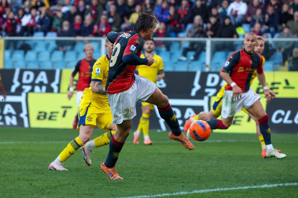Două goluri în prima repriză din Genoa