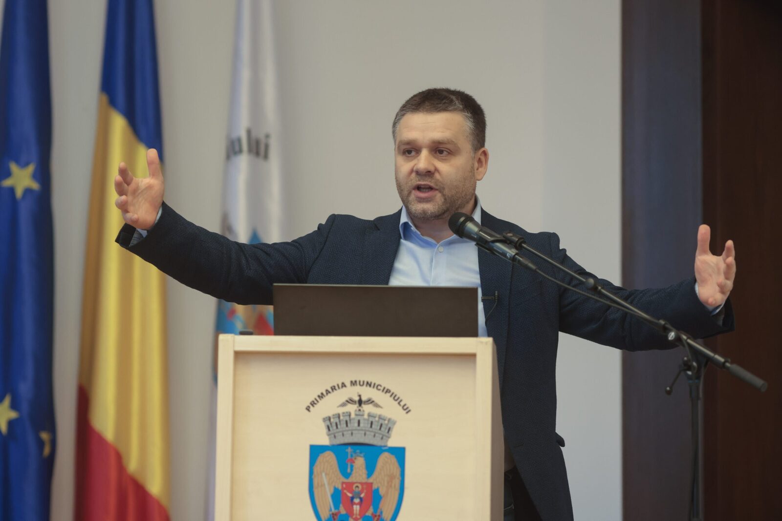 Primul test de amploare pentru Ciprian Ciucu, noul primar general al Capitalei, aduce la lumină nu doar provocările administrative, ci și o rețea de interese obscure închegate în spatele orchestrii de gestionare a banilor publici
