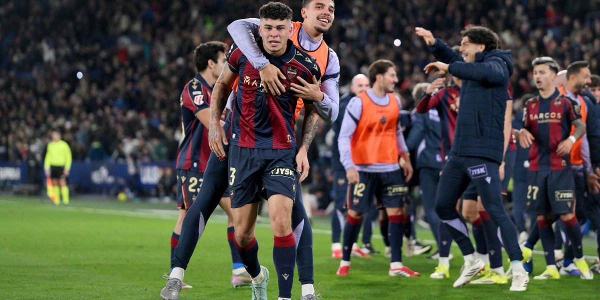 LaLiga 2025-2026 | Levante-Elche: Vídeo resumen, resultado, goles y mejores momentos - Jornada 21 - Primera victoria local del Levante Hoy - Football video