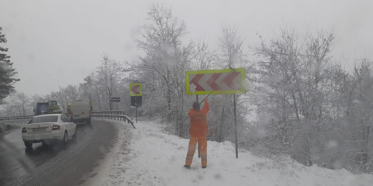 Meteorologii anunță ninsori, ger și vânt puternic: „Senzația de rece va fi mult amplificată”