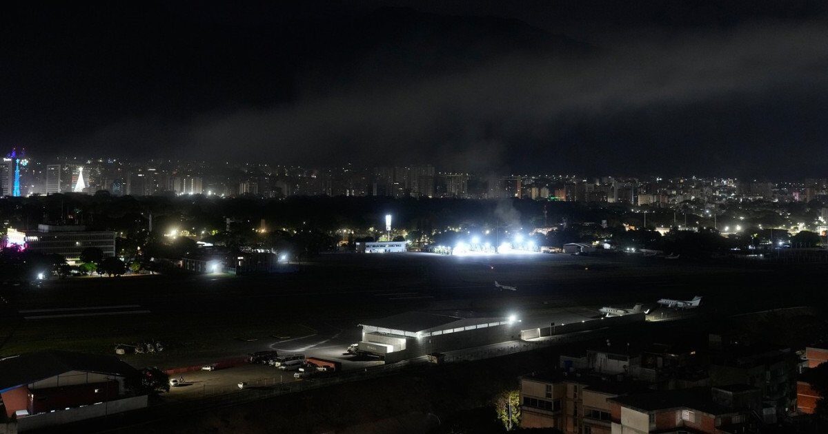 Explozii puternice zguduie Caracasul, aproprierea unei baze militare Explozii puternice, acompaniate de sunete ce aduc a avioane de luptă, au bulversat noaptea de vineri spre sâmbătă în Caracas, capitala Venezuelei