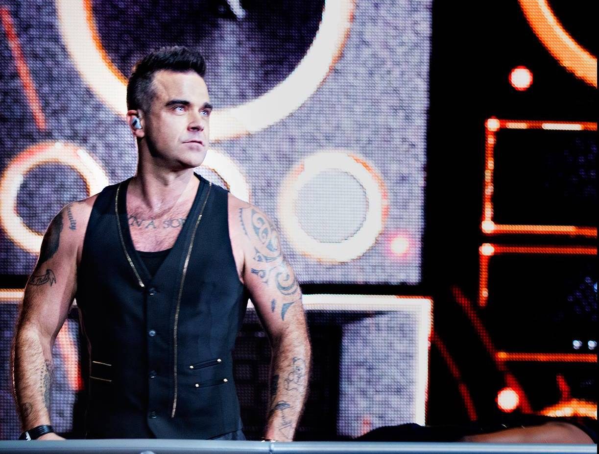 Robbie Williams lansează „Britpop”