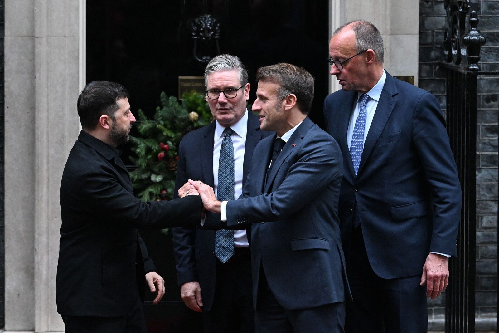 Zelenski se întâlnește cu liderii europeni în Franța