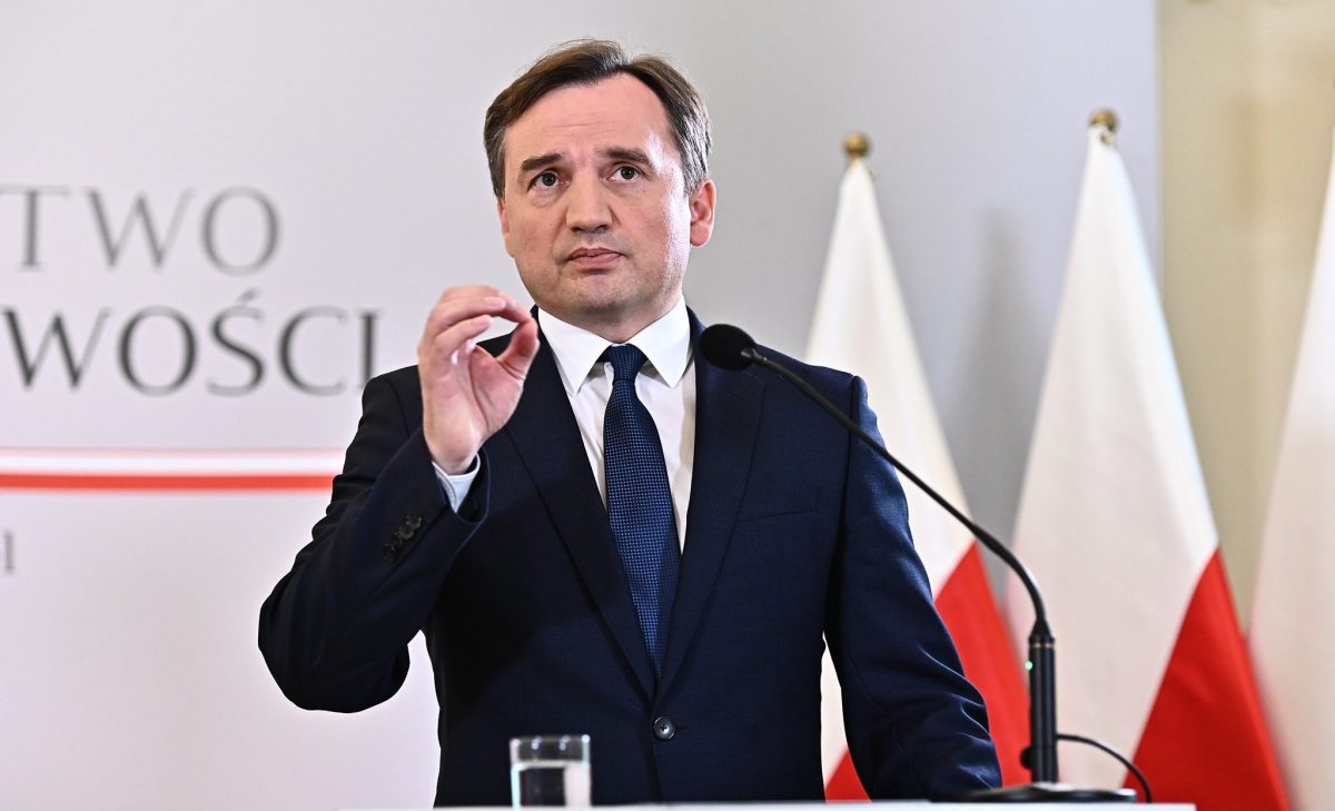 Polonia critică Ungaria pentru azilul acordat unui fost ministru urmărit de justiție.