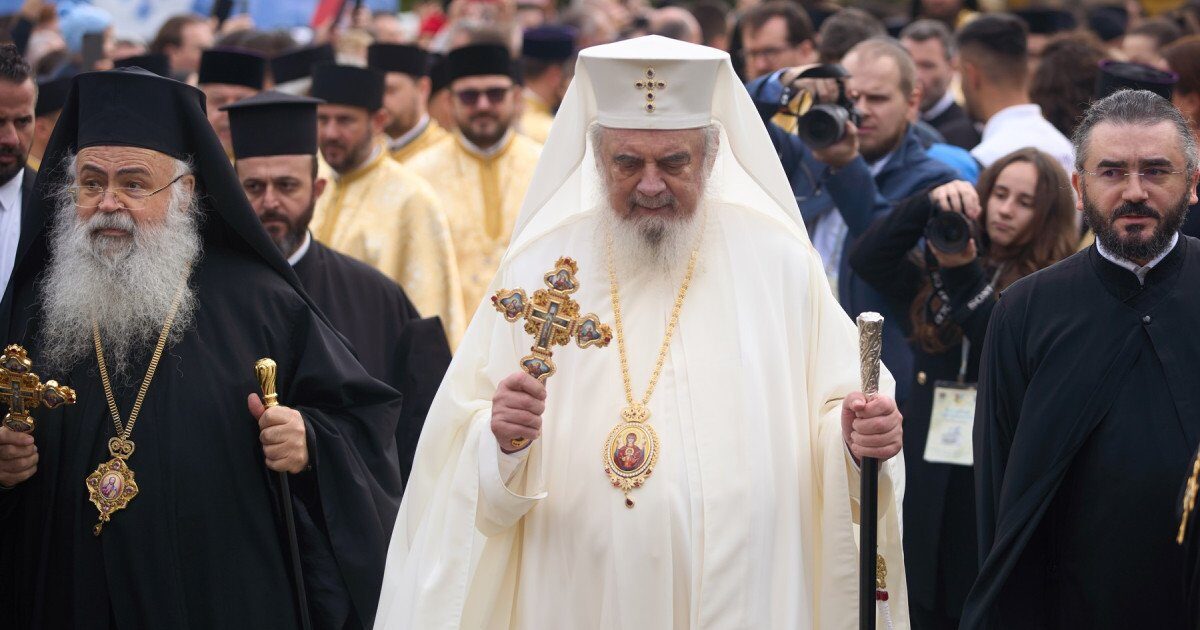 Slujba de Bobotează la Catedrala Patriarhală din București: 10.000 de litri de Agheasmă Mare pentru credincioși Credincioșii ortodocși sărbătoresc marți Botezul Domnului, un moment important în calendarul religios