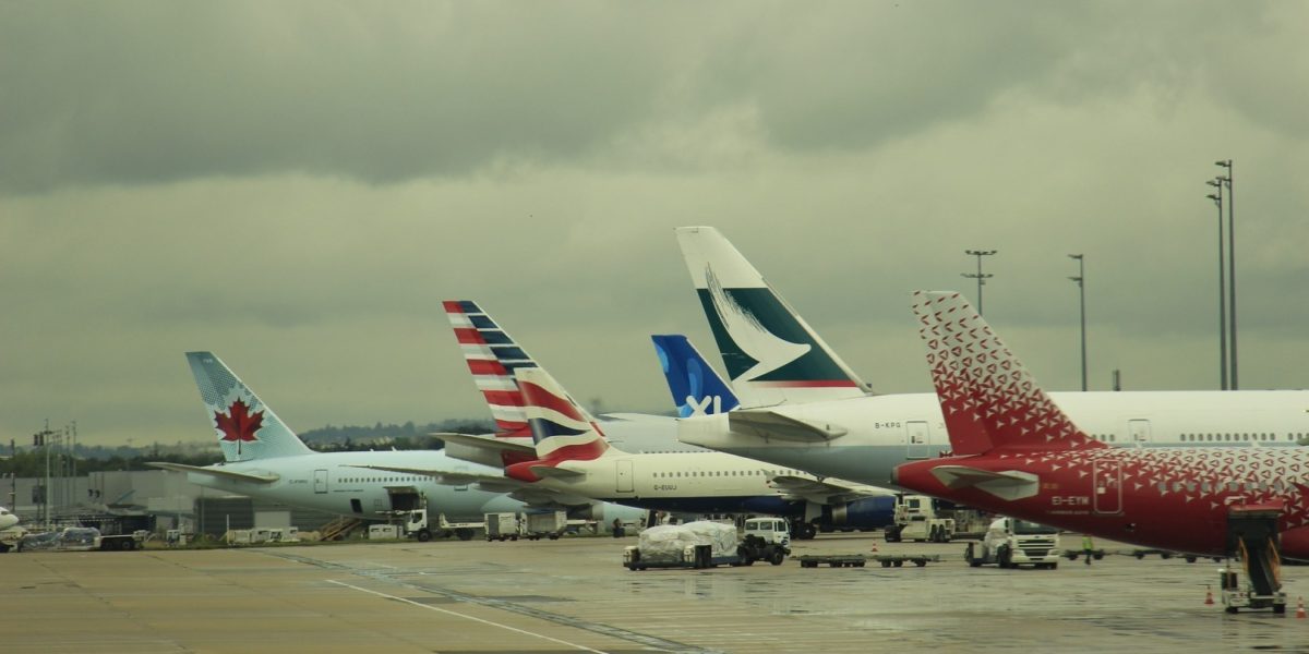 airport-gd9a8b5409_1920.jpg - StirileCorecte