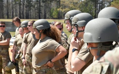 armata-femei-scaled.jpg - StirileCorecte