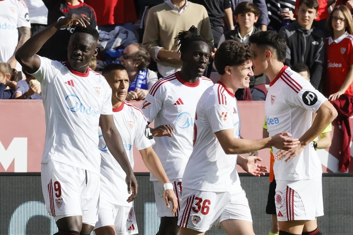 Sevilla și Levante se confruntă în căutarea victoriei Sevilla primește duminică, pe stadionul Ramón Sánchez Pizjuán, vizita celor de la Levante într-un meci crucial pentru ambele echipe