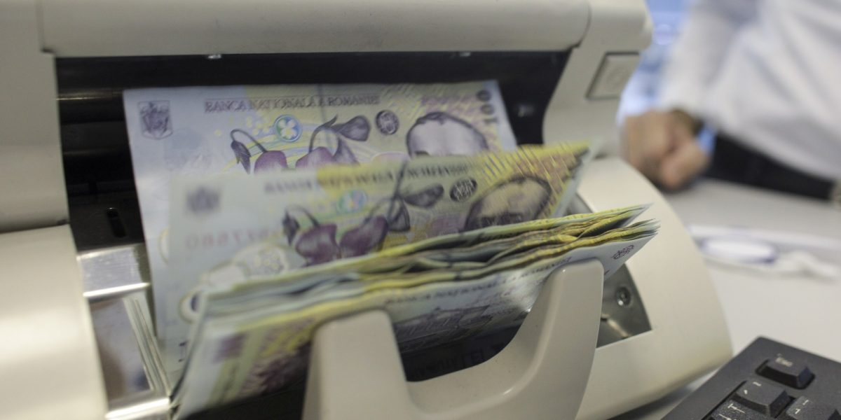 bani-lei-bancnote-cash-numerar-Sursa-foto-Inquam-Photos-Octav-Ganea-6.jpg - StirileCorecte