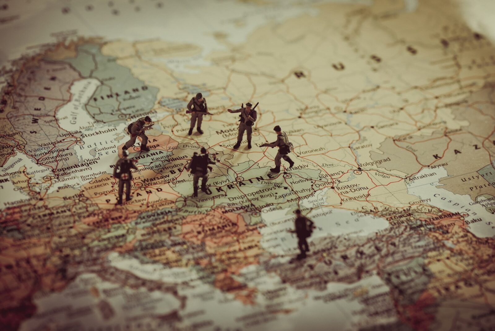 Majoritatea cetățenilor UE se tem de un război european