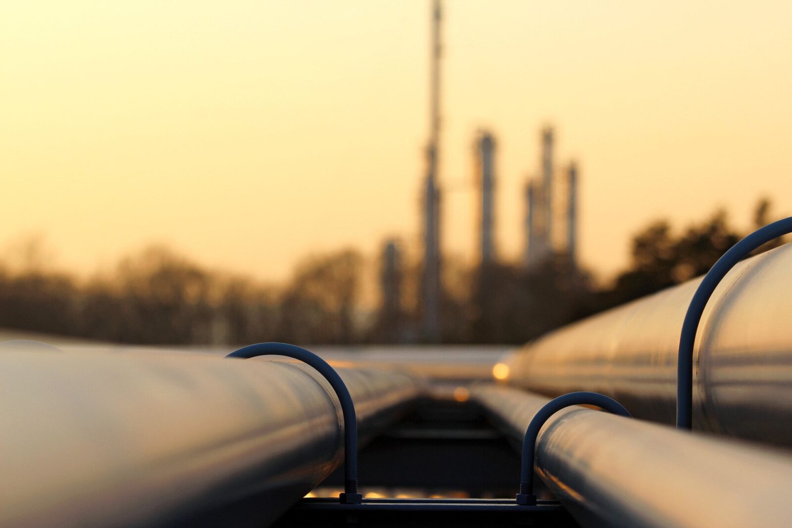 Irak preia controlul asupra unui enorm câmp petrolier de la Lukoil.
