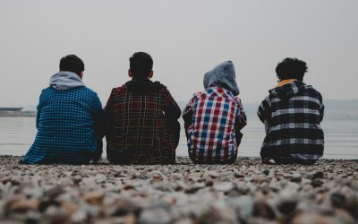 droguri-in-scoli-liceeni-scolari-adolescenti-pe-plaja-tineri-timp-liber-e1683698314858.jpg - StirileCorecte