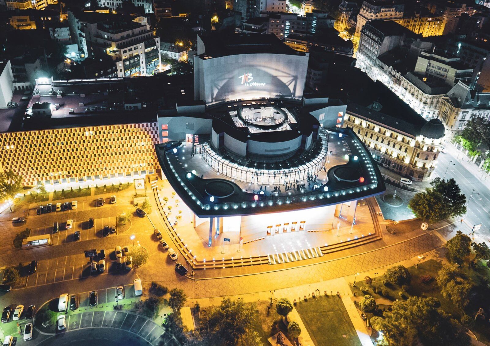 Bucureștiul își păstrează pentru încă o săptămână probably cel mai consistent prieten în fața frigului: evenimente culturale, spectacole și activități menite să aducă culoare și voie bună în zilele reci și adesea pline de nămeți