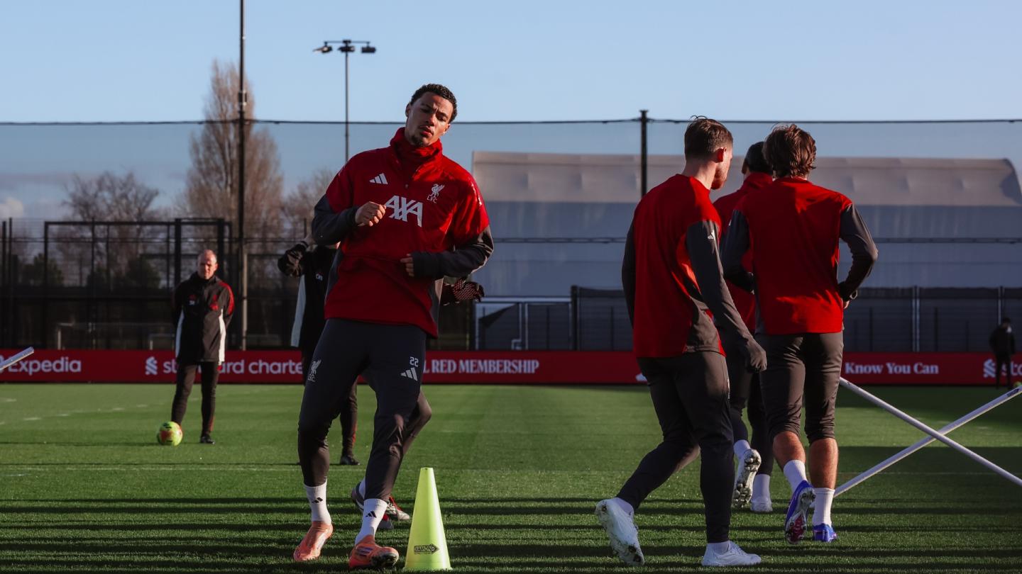 Barnsley se pregătește pentru duelul cu Liverpool, fără căpitanul Luca Connell Barnsley se află într-o situație complicată înaintea întâlnirii cu Liverpool de la Anfield, prevăzută pentru acest weekend