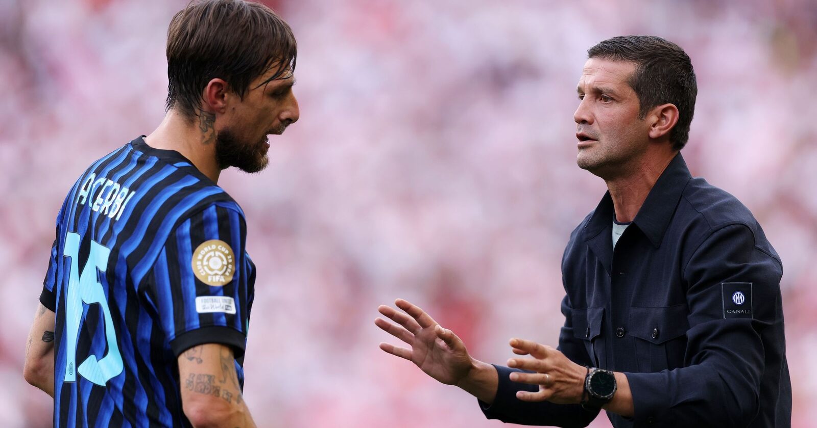 Inter negociază readucerea lui Joao Cancelo pe Giuseppe Meazza Inter Milano se află în mijlocul unor negocieri intense pentru a-l readuce pe Joao Cancelo, fostul fundaș al echipei, pe Giuseppe Meazza