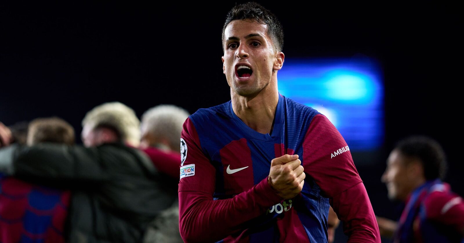 Lupta pentru semnătura lui Joao Cancelo: Barcelona în frunte Controversa din jurul transferului lui Joao Cancelo a atins noi cote, cu Barcelona și Inter Milano rivalizând pentru semnătura internaționalului portughez