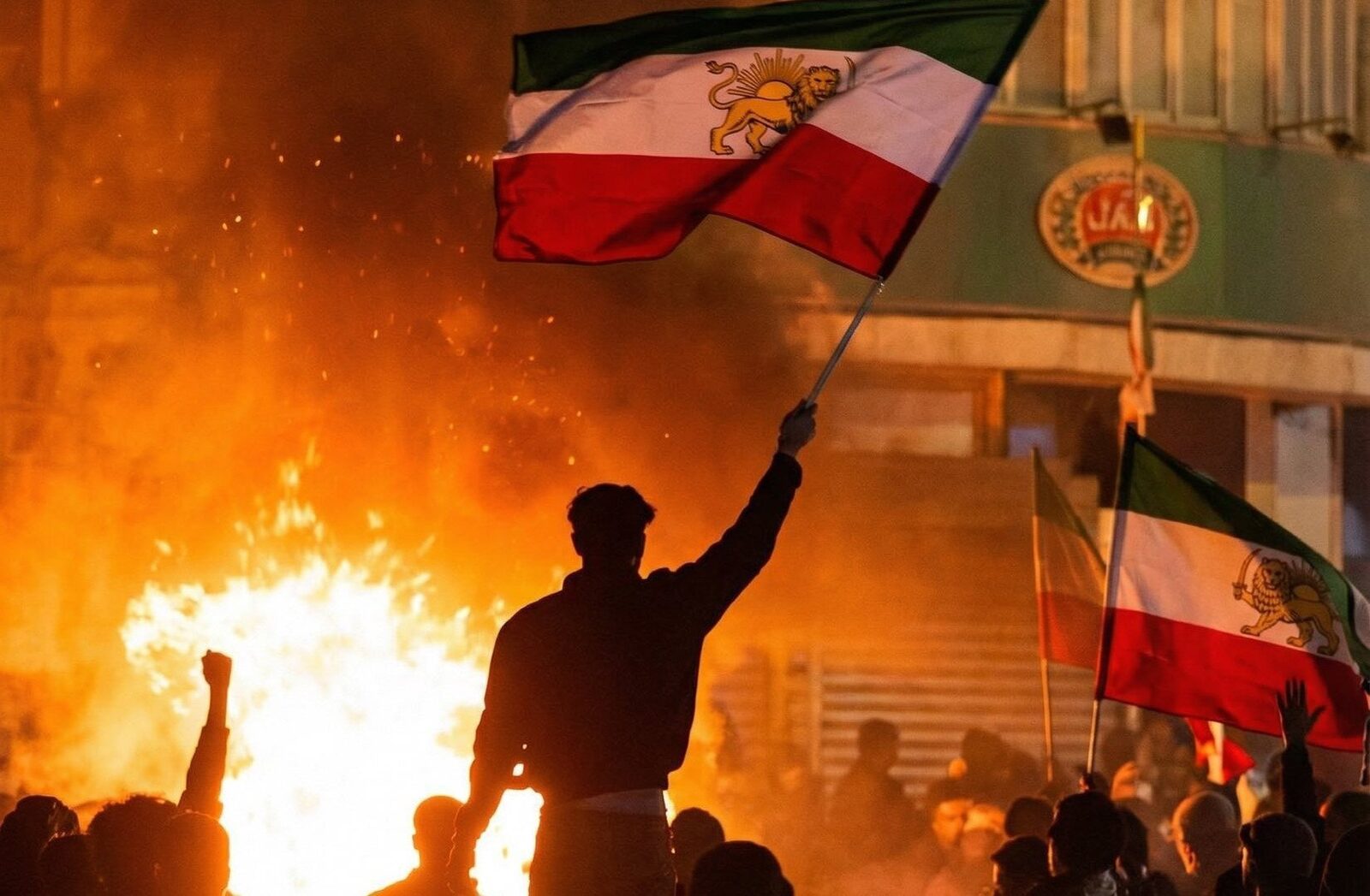 Peste 300 de morţi în protestele din Iran