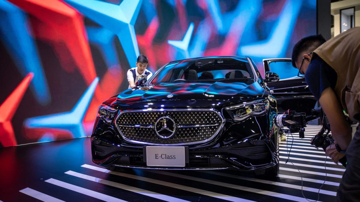 Mercedes-Benz CLA câștigă titlul de Mașina Anului 2026, Dacia Bigster pe podium?