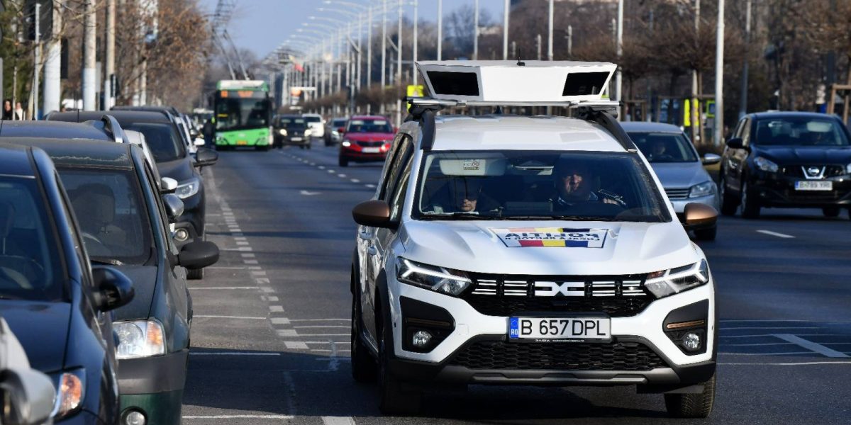 parcarepelocurilealbastre.jpg - StirileCorecte