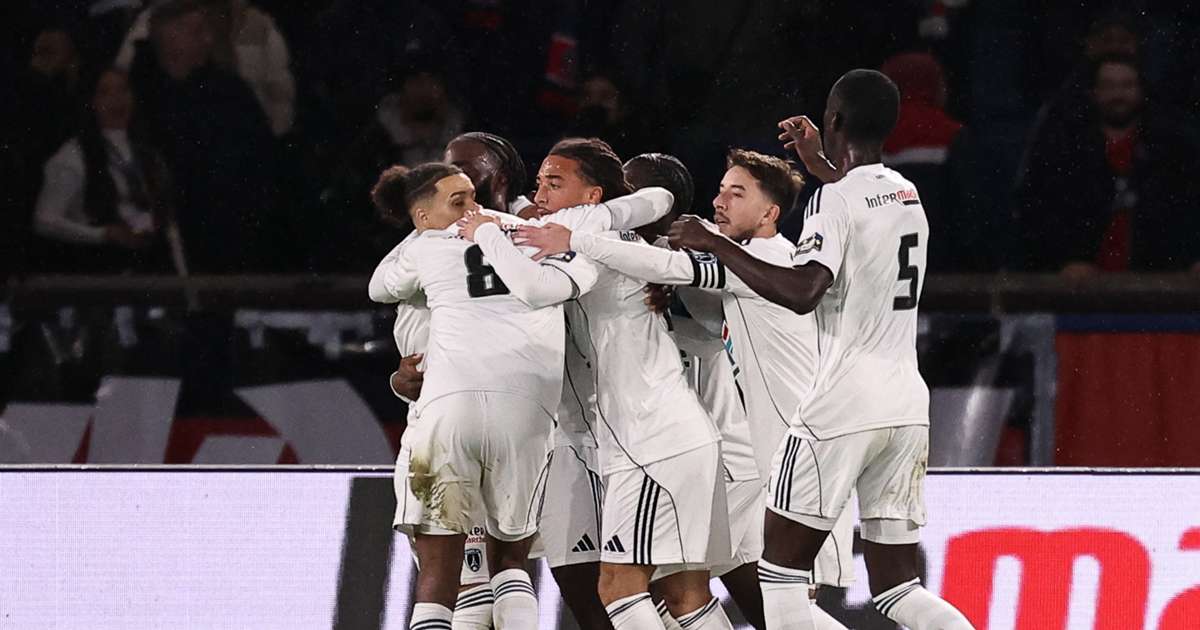 Paris FC șochează Paris Saint-Germain în Cupa Franței Jonathan Ikoné a fost eroul serii la Parc des Princes, marcând golul victoriei pentru Paris FC într-o confruntare surprinzătoare în fața celor de la PSG