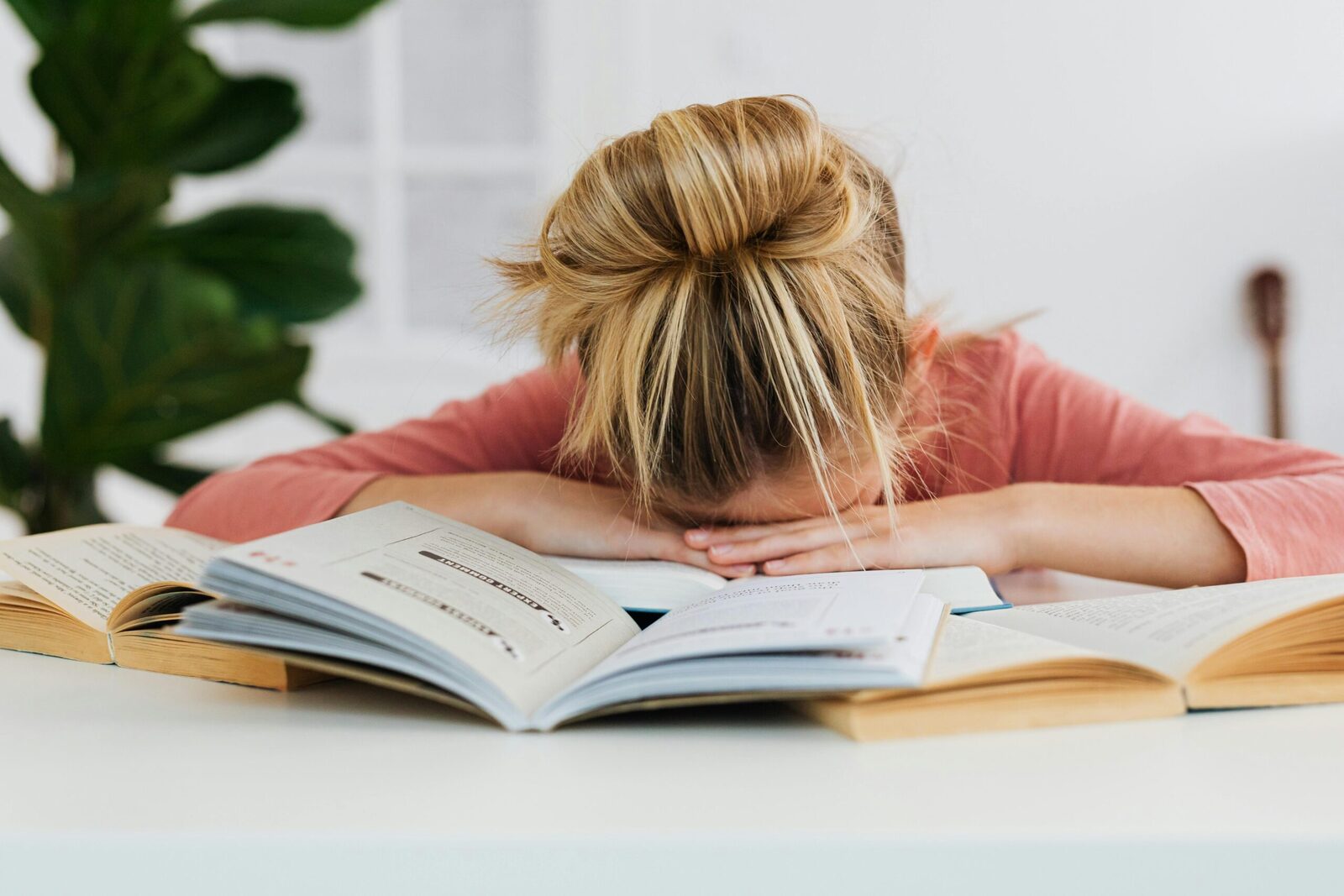Procrastinarea, mai mult decât lene. Cauze și consecințe