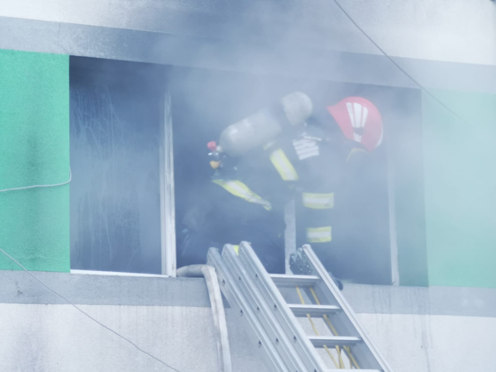 Incendiu mortal la Brașov: minor de 16 ani decedat
