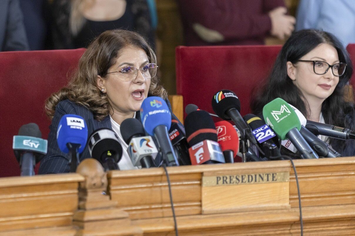 Curtea de Apel București a explicat recent motivele pentru care unele dosare de contencios administrativ înregistrate în perioada sărbătorilor de iarnă au primit termene foarte scurte de judecată