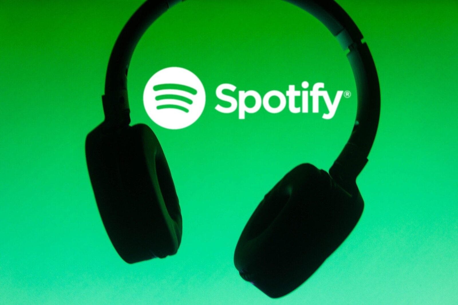 Spotify modifică pragul de monetizare pentru podcasteri