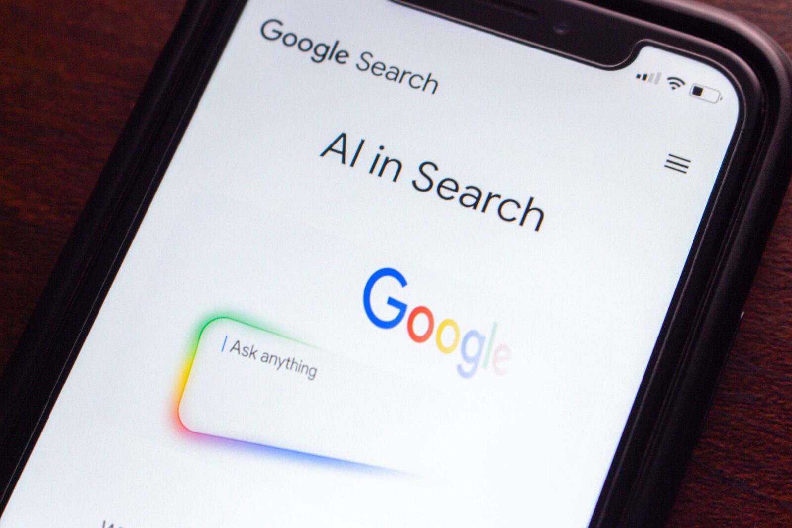 Google renunță la rezumate generate de IA