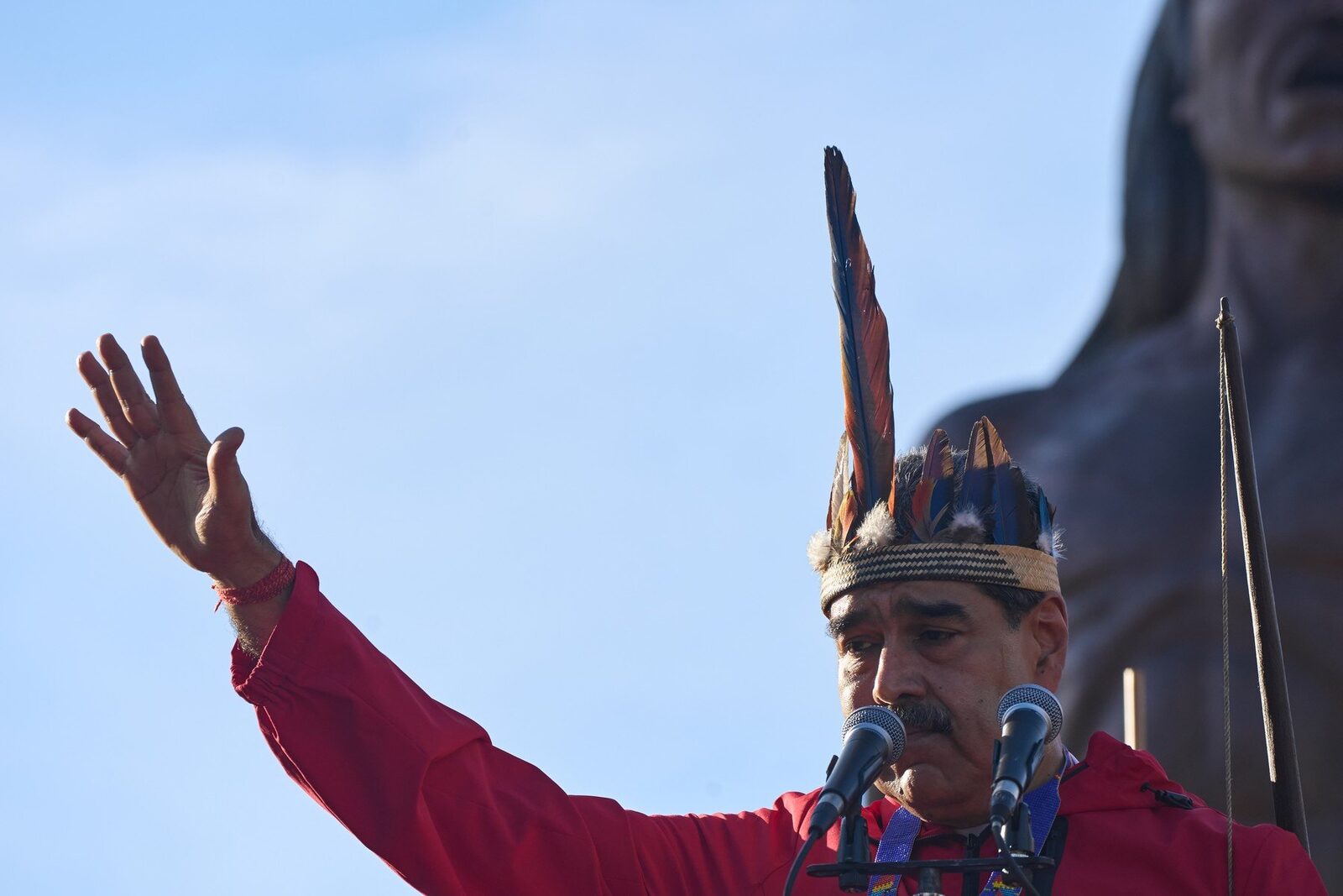 Crisă în Venezuela: Procurorul General acuză Statele Unite ale Americii de răspundere pentru securitatea lui Nicolas Maduro O declarație explozivă a procurorului general al Venezuelei, Tarek William Saab, a stârnit un val de reacții în regiune, după ce acesta a făcut răspunzător guvernul SUA pentru orice i s-ar putea întâmpla președintelui venezuelean Nicolas Maduro