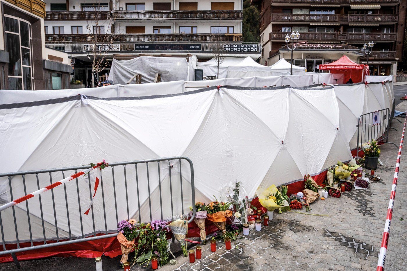 Tragedie în Crans-Montana: Incendiul de Anul Nou a lăsat cel puțin 40 de morți Un incendiu devastator a izbucnit noaptea trecută în barul „Le Constellation” din stațiunea de schi Crans-Montana, Elveția, provocând moartea a cel puțin 40 de persoane și rănirea altor 119