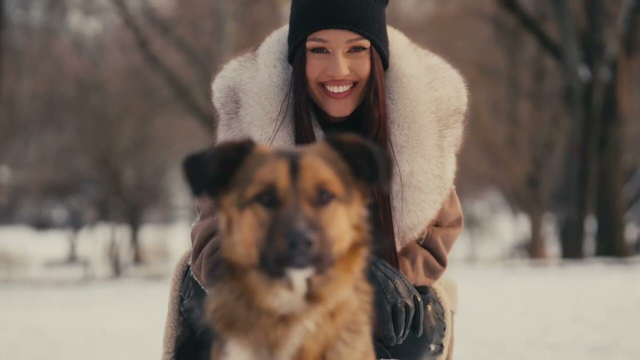 Alina Eremia face un pas important în promovarea responsabilității față de animale, lansând oficial videoclipul piesei „Dacă mai vrei”, care contribuie la creșterea conștientizării cu privire la adopția câinilor fără stăpân din adăposturile din București