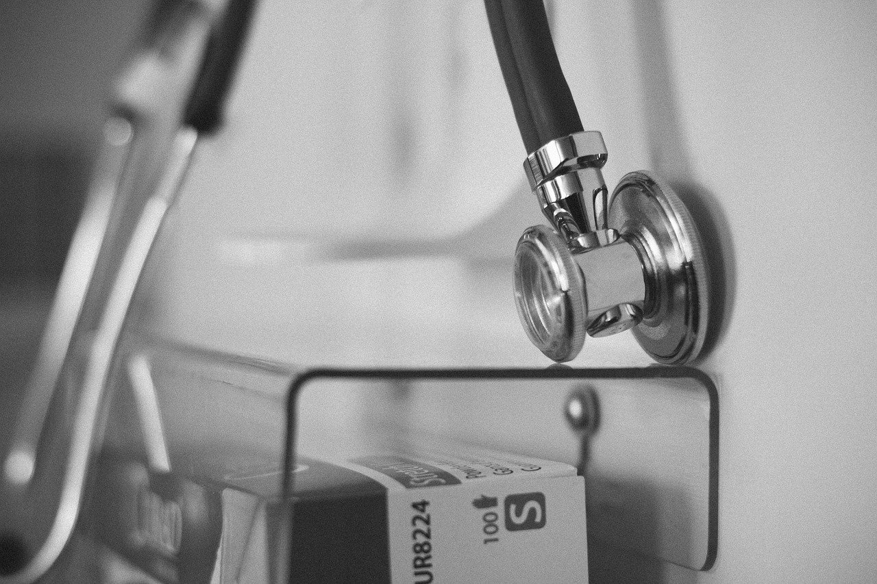 Un caz de moarte suspectă a fost înregistrat la Spitalul Județean de Urgență Reșița, unde un bărbat de 47 de ani a decedat după ce a fost internat cu sindrom coronarian acut
