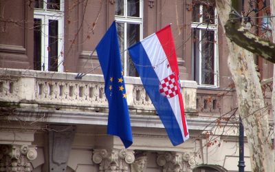 1280px-Croatia_EU_flags.jpg - StirileCorecte